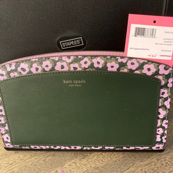 kate spade Handbags - NWOT Kate Spade purse